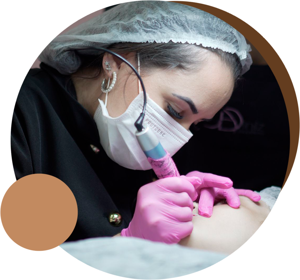 Acesse o guia prático para qualquer profissional neutralizar e pigmentar lábios escuros ou pálidos